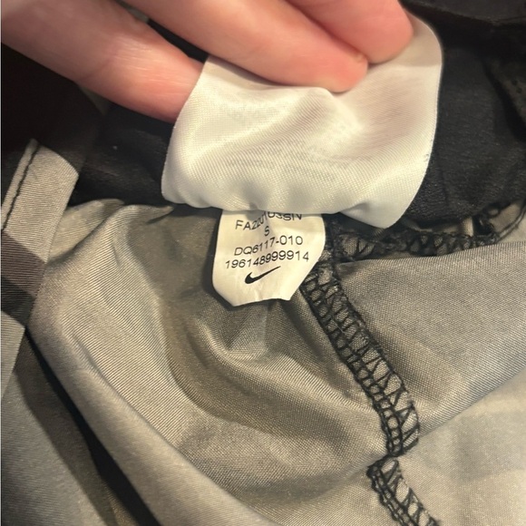 Women's Nike Dri-FIT Tempo Icon Clash Running Shorts. Size: Small - Picture 7 of 7